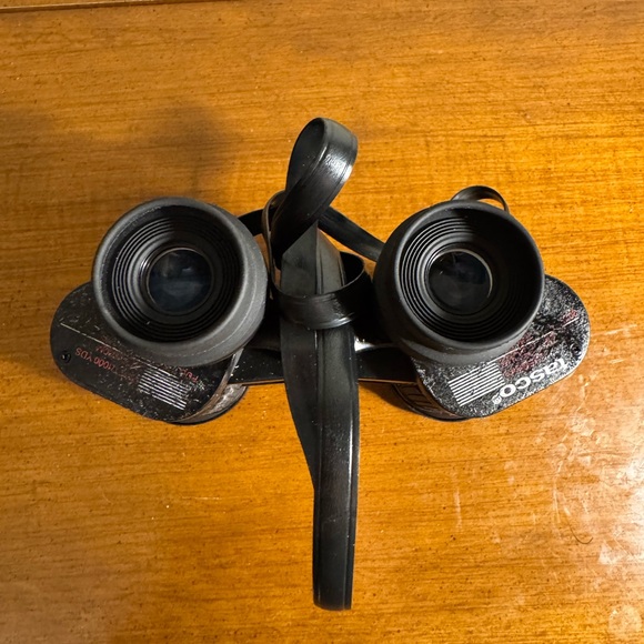 Vintage 1989 Tasco Black Binoculars with Textured Surface with real leather case - Picture 6 of 7